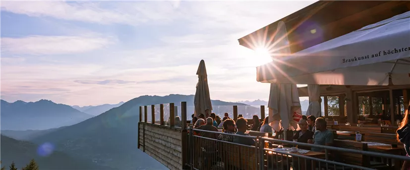 Hochzeiger Grillabend auf der Zeigerrestaurant Terrasse