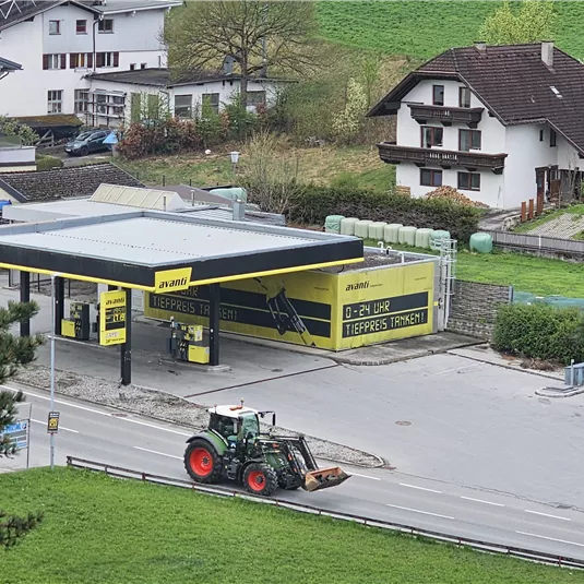 c-tvb-karin-lugsteiner-tankstelle-arzl-20260420_090319.jpg