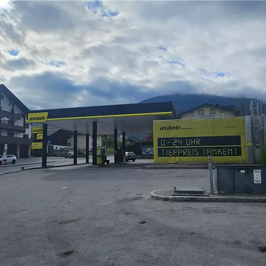 c-tvb-karin-lugsteiner-tankstelle-arzl-20260421_093347.jpg