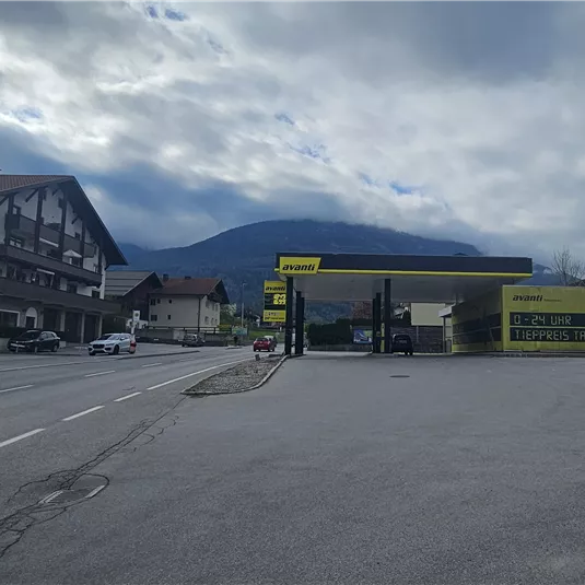 c-tvb-karin-lugsteiner-tankstelle-arzl-20260421_093326.jpg