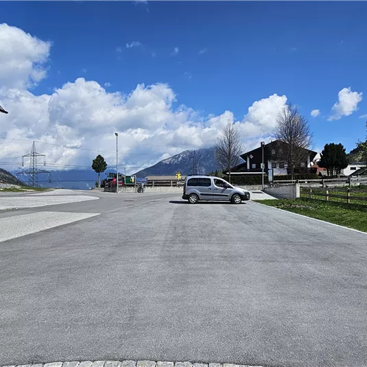 c-tvb-pitztal-karin-lugsteiner-parkplatz-kirche-leins-20260421_114439.jpg