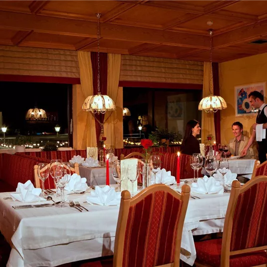 Restaurant Hotel Seppl.jpg