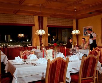 Restaurant Hotel Seppl.jpg