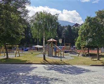 Spielplatz Gruabe Arena Arzl