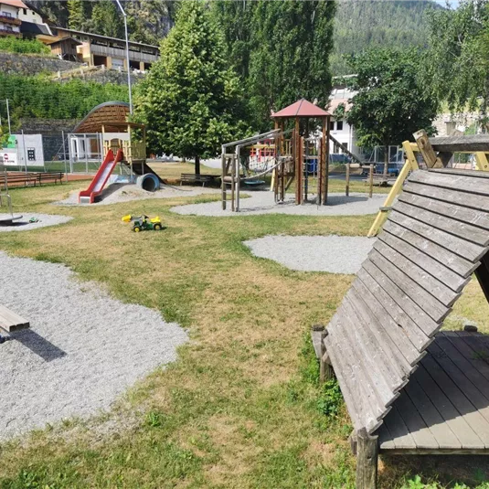 Spielplatz Gruabe Arena Arzl