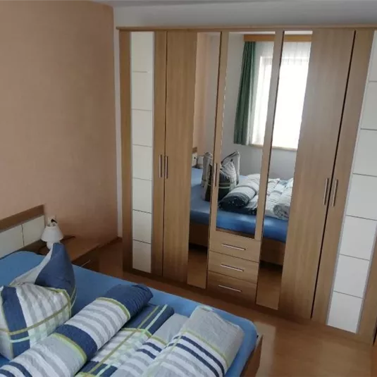 2. Schlafzimmer (bei 3-4 Personen)