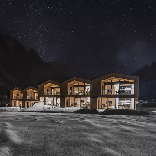 Chalet Aussen Nacht TT