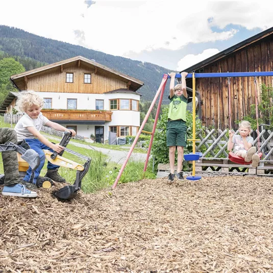 Haus & Spielplatz