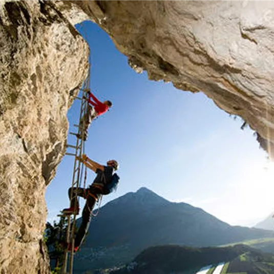 steinwand-klettern-arzl