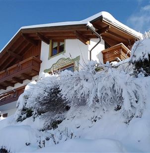 Winter Haus Hubert