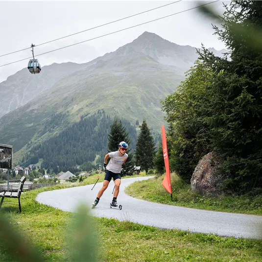 Die Ski-Rollerstrecke in Mandarfen bei der Rifflseebahn