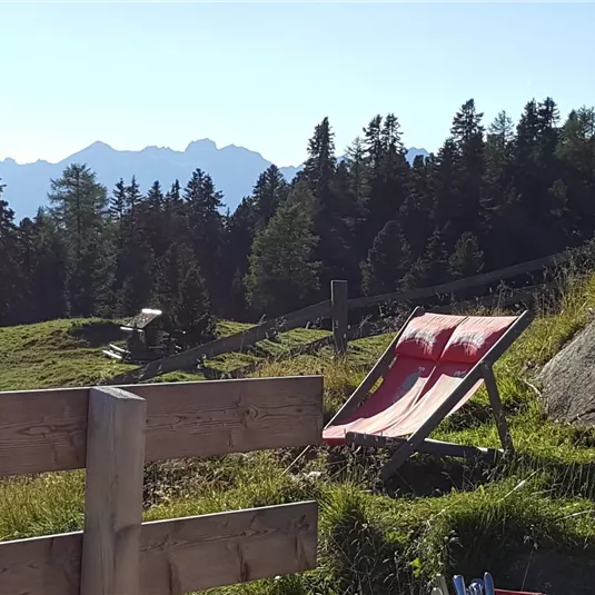 Liegestuhl auf der Aifneralm.jpg