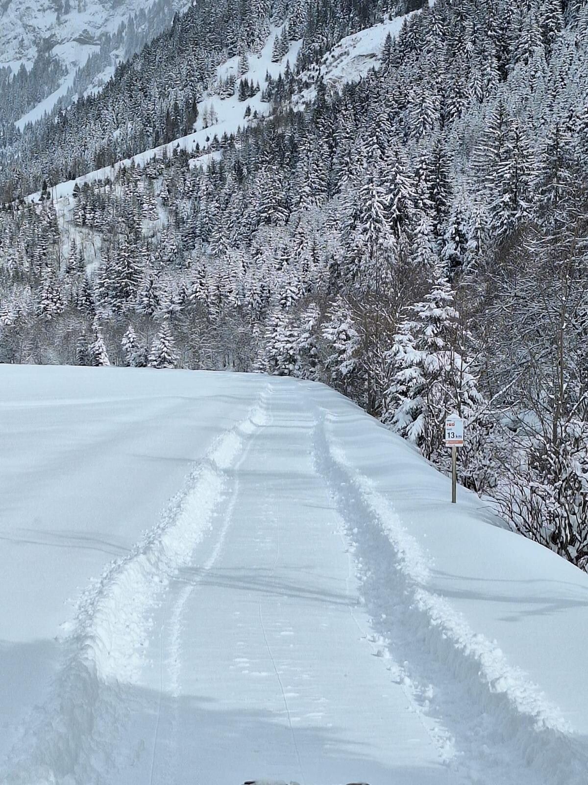 winter hiking trail Neurur