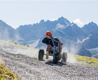 Zirbencarts(c)HochzeigerBergbahnen_DanielZangerl.jpg